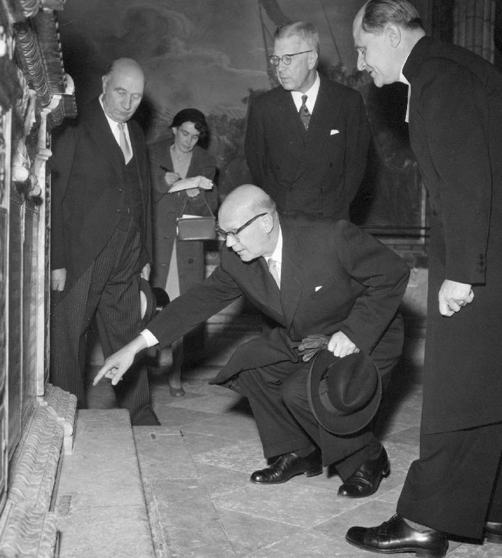 Esikatselukuva: Tasavallan presidentti Urho Kekkosen valtiovierailu Ruotsiin
	
		Tasavallan presidentti Urho Kekkonen ja rouva Sylvi Kekkonen suorittivat ensimmäisen valtiovierai...