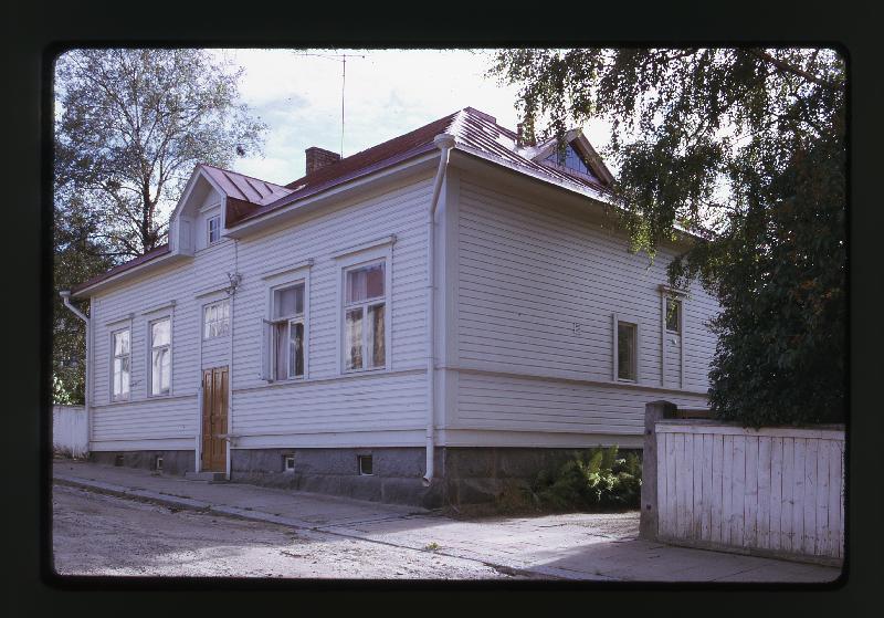Esikatselukuva: Päämajankatu 10
	
		Ent. Opettaja anna nordmanin os. Petroff ja hänen sisarensa omistama talo. He rakennuttivat sen 1...