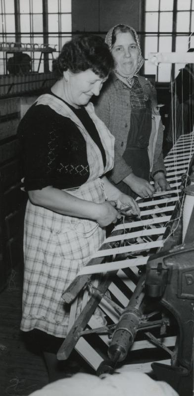 Esikatselukuva: Kalastajalangan valmistus
	
		30.12.1955. "uuden ajan" tehdasreportaashi.