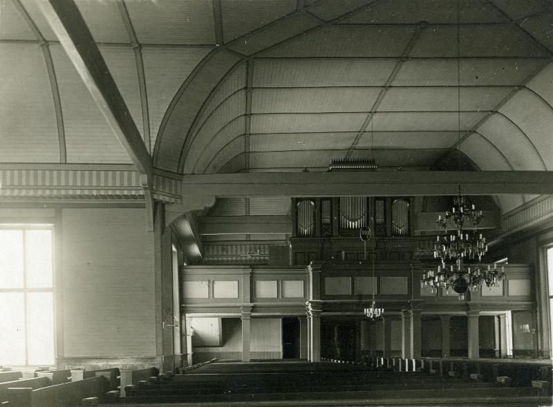 Esikatselukuva:&nbsp;Kirkko joroisissa
	
		Kuva kirkon alttarilta urkuparvelle päin