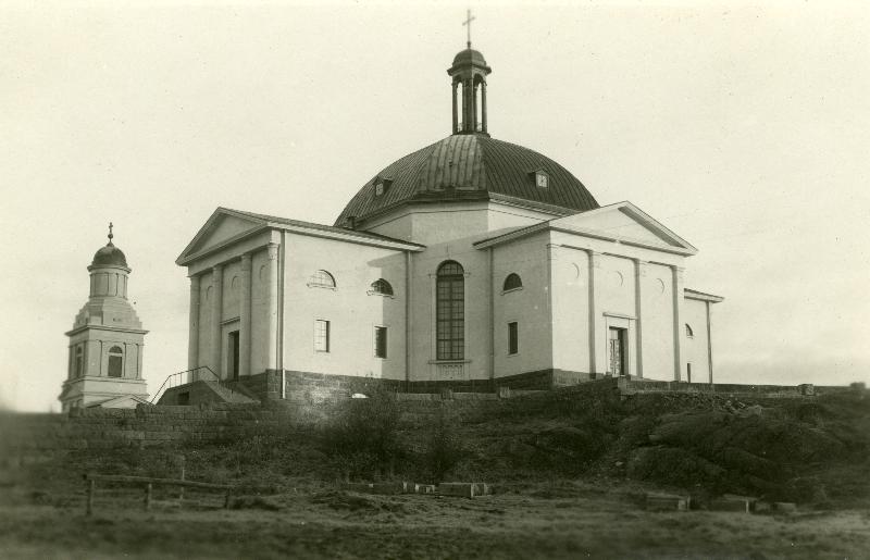 Esikatselukuva: Jämsän kirkko
	
		Kivikirkko ja kellotapuli