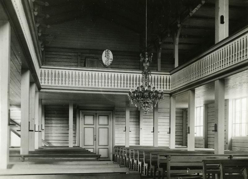 Esikatselukuva: Koskenpään kirkko
	
		Kuva kirkkosalista urkuparvelle päin. Kuva on otettu 4.6.1927.