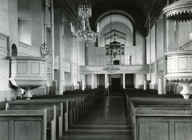 Esikatselukuva: Leppävirran kirkko
	
		Kuva kirkkosalista urkuparvelle päin