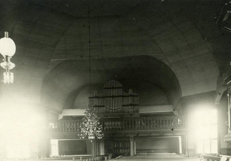 Esikatselukuva: Oriveden kirkko
	
		Kuva kirkkosalista urkuparvelle päin