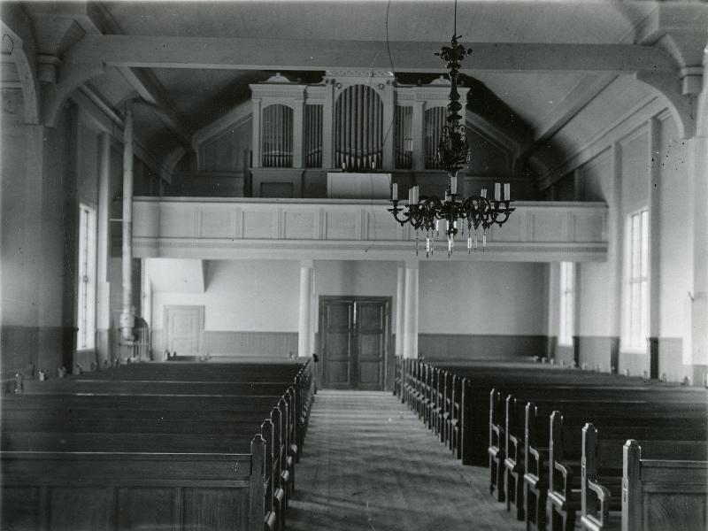 Esikatselukuva:&nbsp;Rautavaaran kirkko
	
		Kuva kirkkosalista urkuparvelle päin