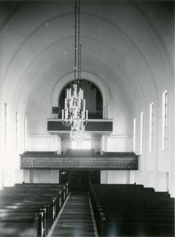 Esikatselukuva:&nbsp;Simpeleen kirkko
	
		Kuva kirkkosalista urkuparvelle päin