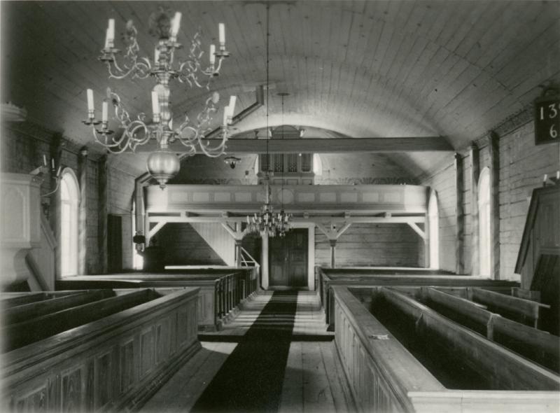 Esikatselukuva:&nbsp;Tottijärven kirkko
	
		Kuva kirkkosalista urkuparvelle päin