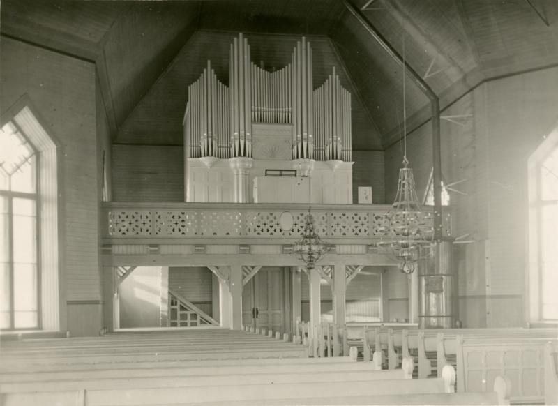 Esikatselukuva:&nbsp;Uuraisten kirkko
	
		Kuva kirkkosalista urkuparvelle päin