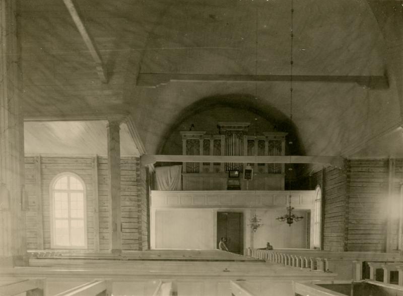 Esikatselukuva:&nbsp;Ylitornion kirkko
	
		Kuva kirkkosalista urkuparvelle päin