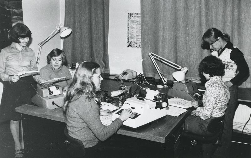 Esikatselukuva: Kirjanpito-osasto
	
		Kop  pääkonttorin osastot