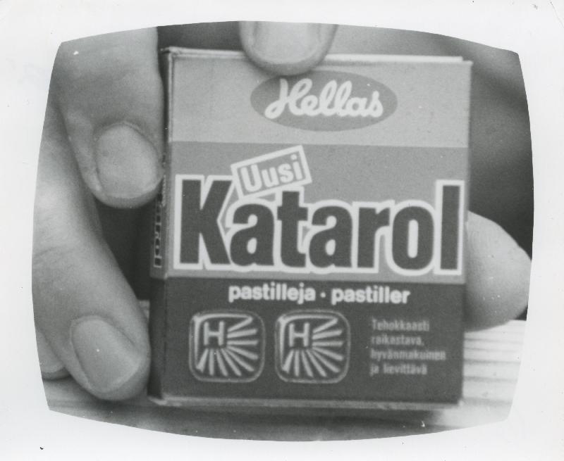 Esikatselukuva: Katarol- pastillimainos
	
		Lähikuva katarol-pastillilaatikosta