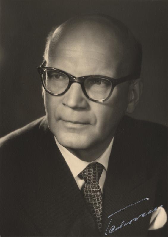 Esikatselukuva: Urho Kekkonen
	
		Valokuvaamo Tenhovaaran ottama muotokuva presidentti Urho Kekkosesta.