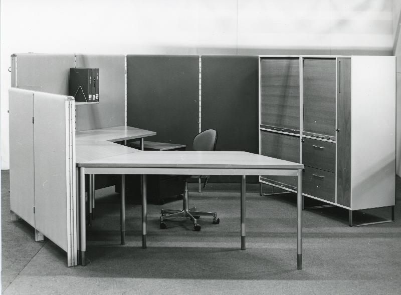 Esikatselukuva: IBM:n Munkkiniemen toimitalon työpiste
	
		IBM:n Munkkiniemen toimitalo vuosilta 1978 - 1979.