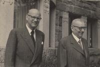 Esikatselukuva: Urho Kekkonen ja J. K. Paasikivi
	
		Pääministeri Urho Kekkonen presidentti J. K. Paasikiven vieraana Kultarannassa kesällä 1955, tode...