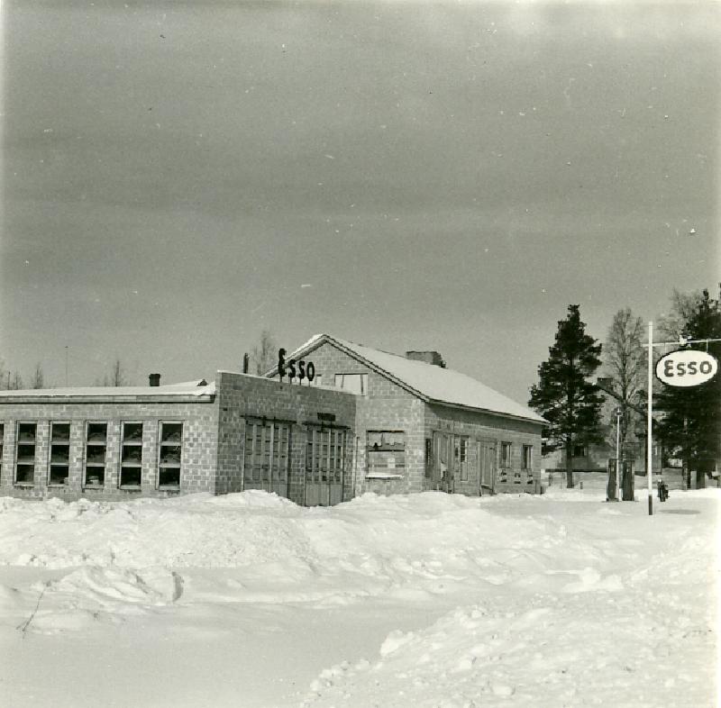 Esikatselukuva: Esso-huoltoasema