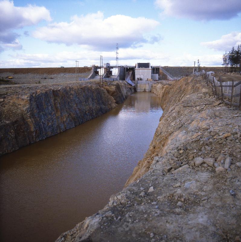 Ladataan&nbsp;Vajukosken voimalaitos.tif