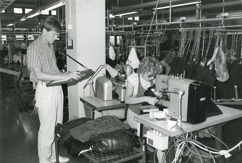 Esikatselukuva: Piretta-P.T.A. Oy
	
		Teollisuusviikko -lehti 23/1985