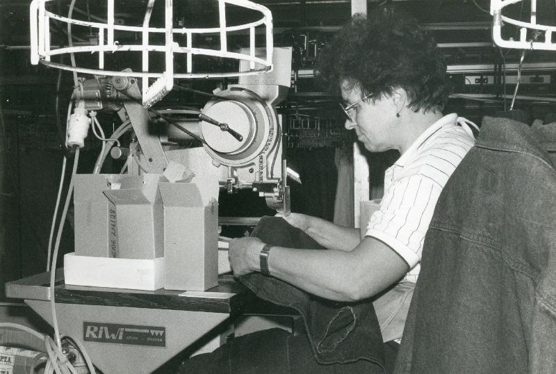 Esikatselukuva: Piretta-P.T.A. Oy
	
		Teollisuusviikko -lehti 11/1988