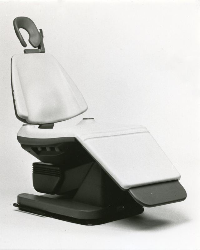 Thumbnail: Hammaslääkärin tuoli - Pro Finish Design 1990 voittaja
	
		Hammaslääkärin potilastuoli F1, valmistaja Fimet Oy
Valokuva Ateljé Lindell
Teollisuusviikko -l...