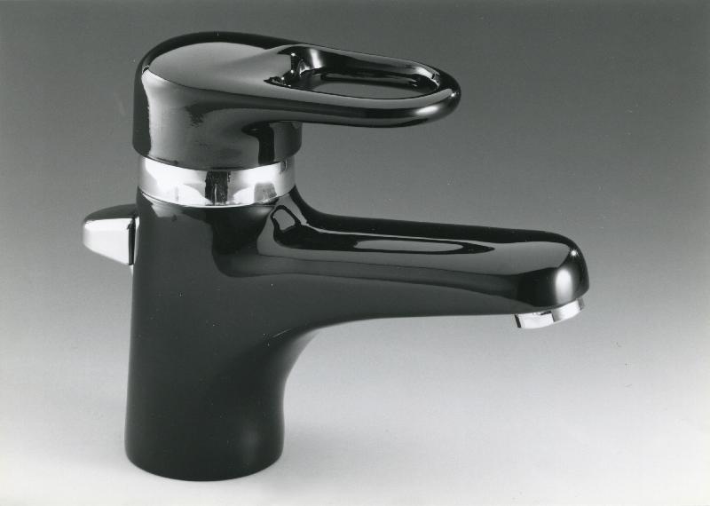 Esikatselukuva: Oras-hana
	
		Muotoilija Jorma Vennola
Teollisuusviikko -lehti 14/1991