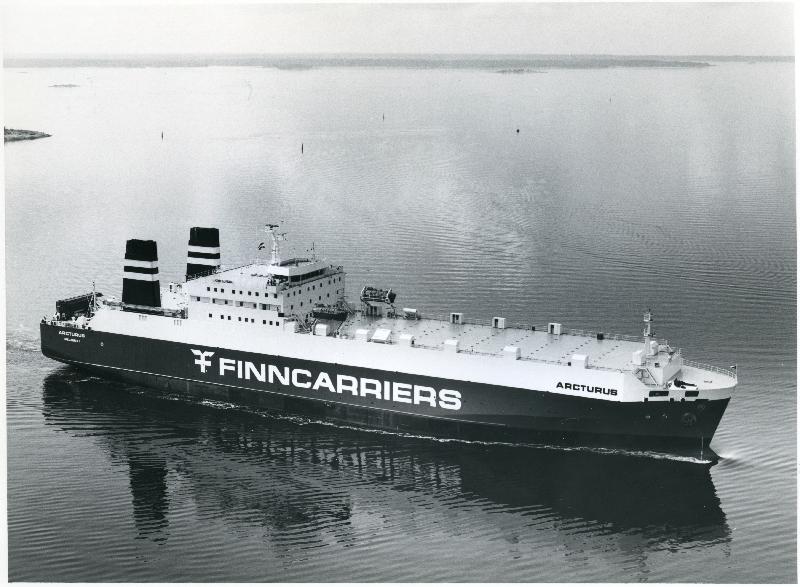 Thumbnail: Jumbo ro-ro alus M/S Arcturus
	
		Finncarriers, Arcturus, Helsinki
Suomen ja englannin välisessä liikenteessä.