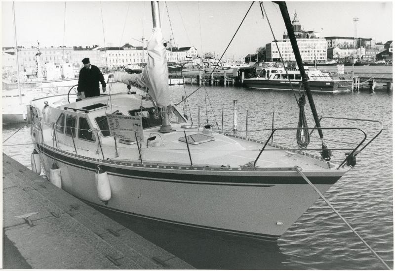 Esikatselukuva: Nauticat 35 moottoripurjehtija
	
		Siltala Yachts Oy
Teollisuusviikko -lehti 38/1986