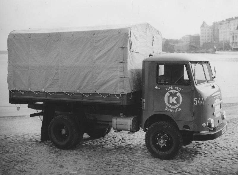 ???resource.thumbnail???: Sisu-kuorma-auto.jpg
	
		Virkisty K-kahvilla. Sisu-uutiset.