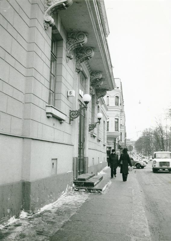 Thumbnail: Smolna
	
		Eteläesplanadi 6