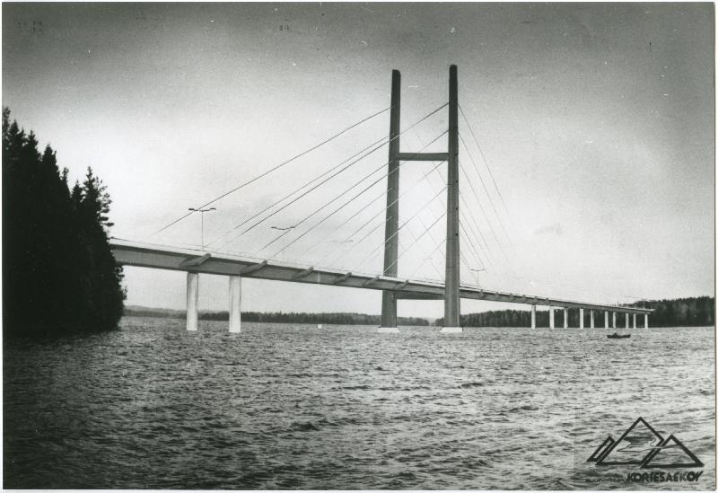 Esikatselukuva:&nbsp;Näkymä Tähtiniemen siltatyömaa-alueelta.tif
	
		Heinolan Tähti on Suomen suurin silta, kokonaispituus 924 m ja kahden ajoradan leveys 22-30 m. H-...