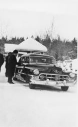 Esikatselukuva: Presidentti Paasikiven virka-auto
	
		Presidentti J.K. Paasikiven virka-auto, Cadillacin 50-vuotisjuhlamalli (vm.1952) Maaliskuussa 1956