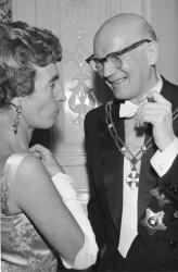 Esikatselukuva: Toimittaja Maija-Liisa Heini ja Urho Kekkonen
	
		Itsenäisyyspäivän vastaanotto 1958. Toimittaja Maija-Liisa Heini sekä Kekkonen itsenäisyyspäivän ...