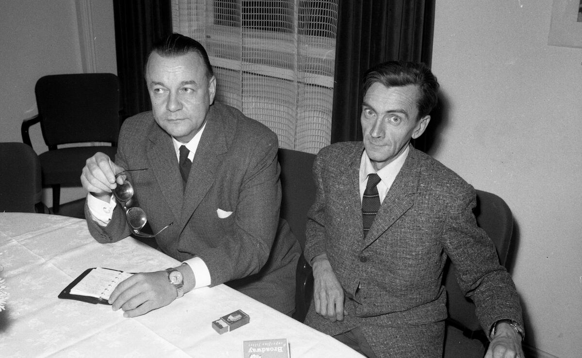 ???resource.thumbnail???: Länsarkitekt Alexis Lindqvist och byggnadsstyrelsens generaldirektör ...
	
		Länsarkitekt Alexis Lindqvist och byggnadsstyrelsens generaldirektör Jussi Lappi-Seppälä har utre...