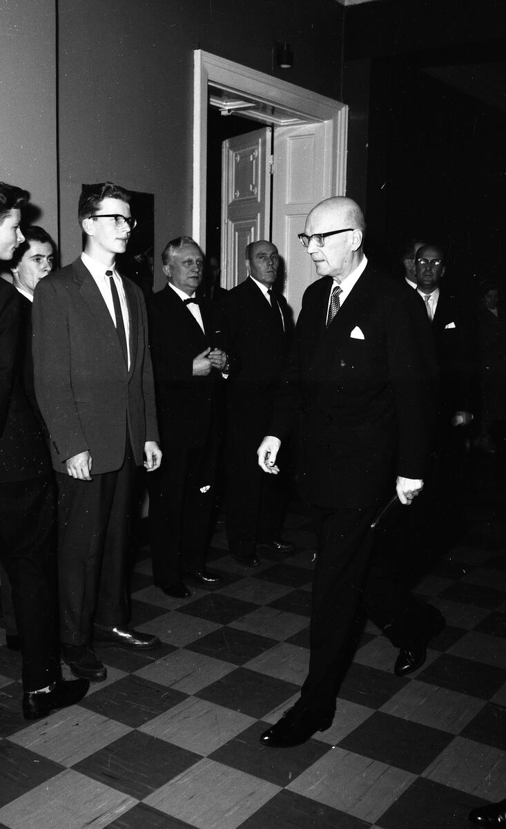 ???resource.thumbnail???: President Urho Kekkonen talar i stadshuset