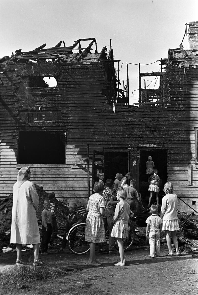 Thumbnail: Brand i Gamla Vasa.
	
		Brand i Gamla Vasa. Endast ytterväggarna står kvar av gården på Rönnvägen 16 i Aspnäs. På gården ...