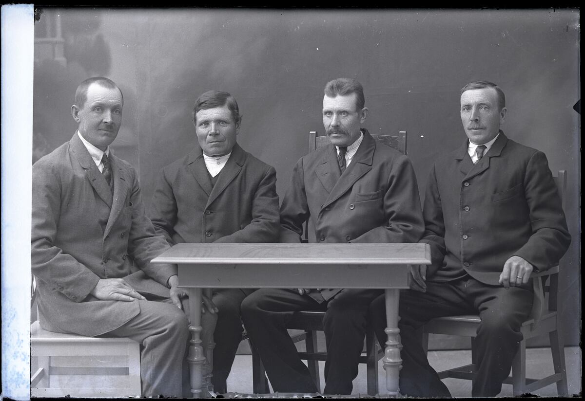 Esikatselukuva: Mejeristyrelsen i Andkil.
	
		Mejeristyrelsen i Andkil. Från vänster Erik Antill, Johan Nickul, Mickel Kaustinen och Anders Olis.