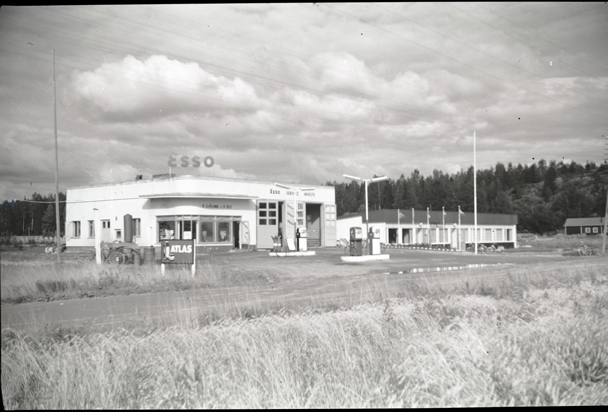 Esikatselukuva: Vörå Motell och Esso bensinstation.