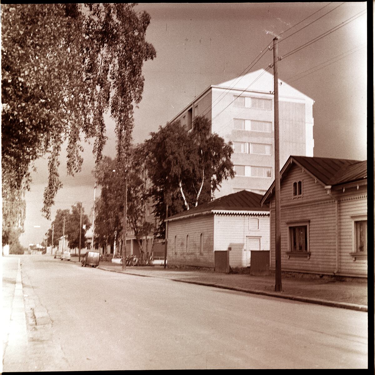 ???resource.thumbnail???: Gatuvy fotograferad från Museigatan mot Kyrkoesplanaden.