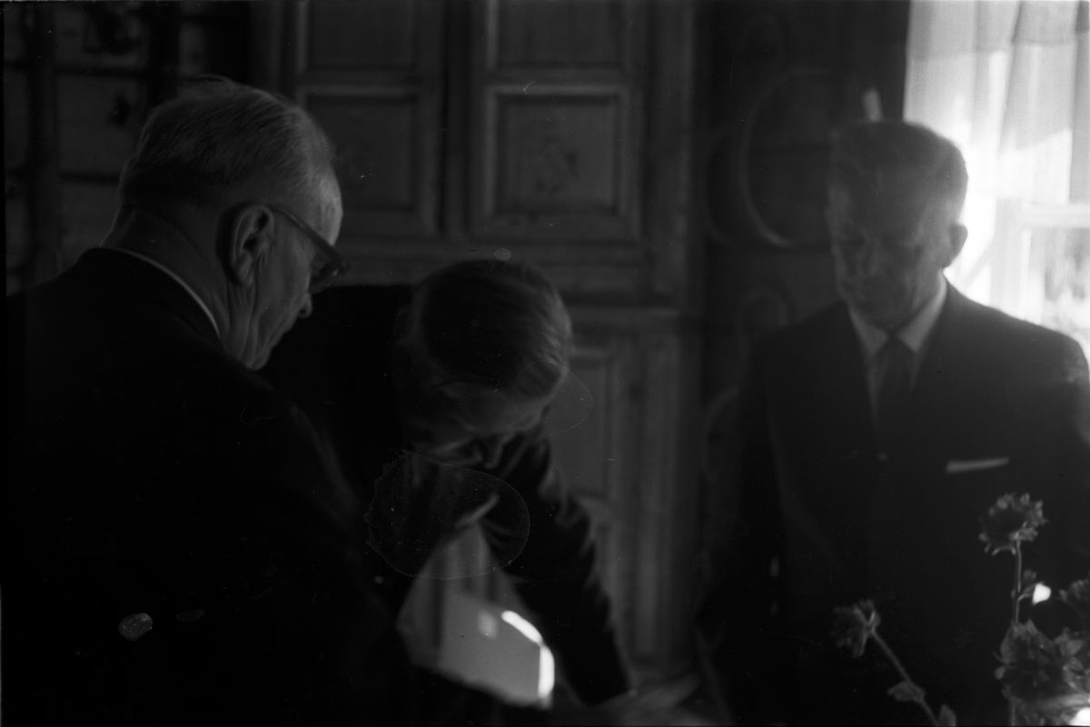 Thumbnail: I Terjärv hembygdsgård
	
		Fr.v. Albin Wickman, Johannes Virolainen, Ragnar Granvik