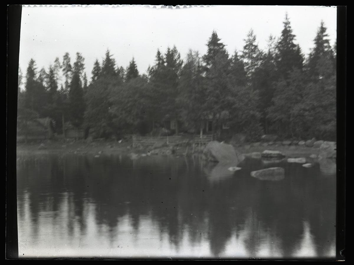 ???resource.thumbnail???: Vy över sommarvilla.