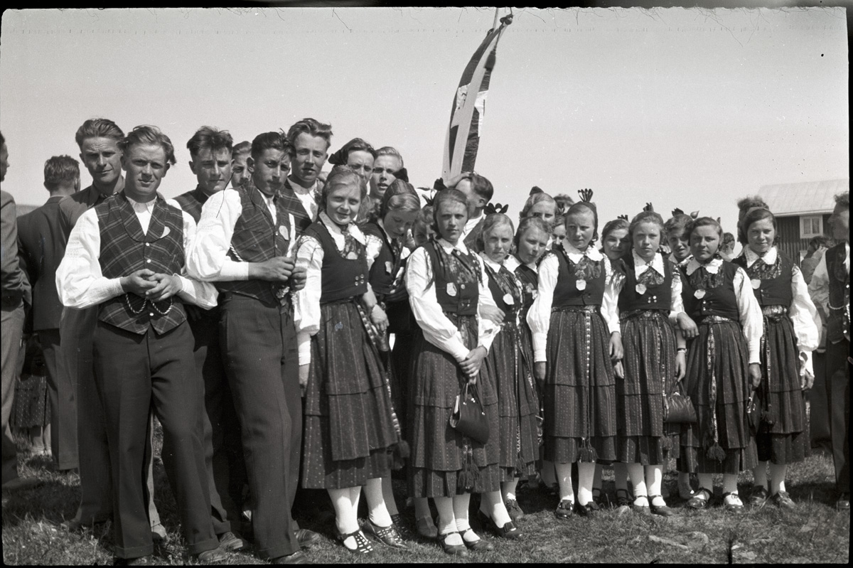 ???resource.thumbnail???: Lappfjärdssångarna som deltog i Korsnäs sångfest 1939.
	
		Lappfjärdssångarna som deltog i Korsnäs sångfest 1939. Under sångfesten fick de inkvartera i Kors...