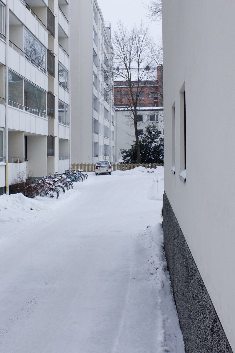 ???resource.thumbnail???: Innergården till Kyrkoesplanaden 18.