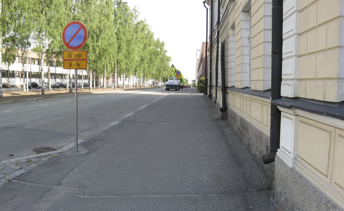 ???resource.thumbnail???: Kyrkoesplanaden 15.