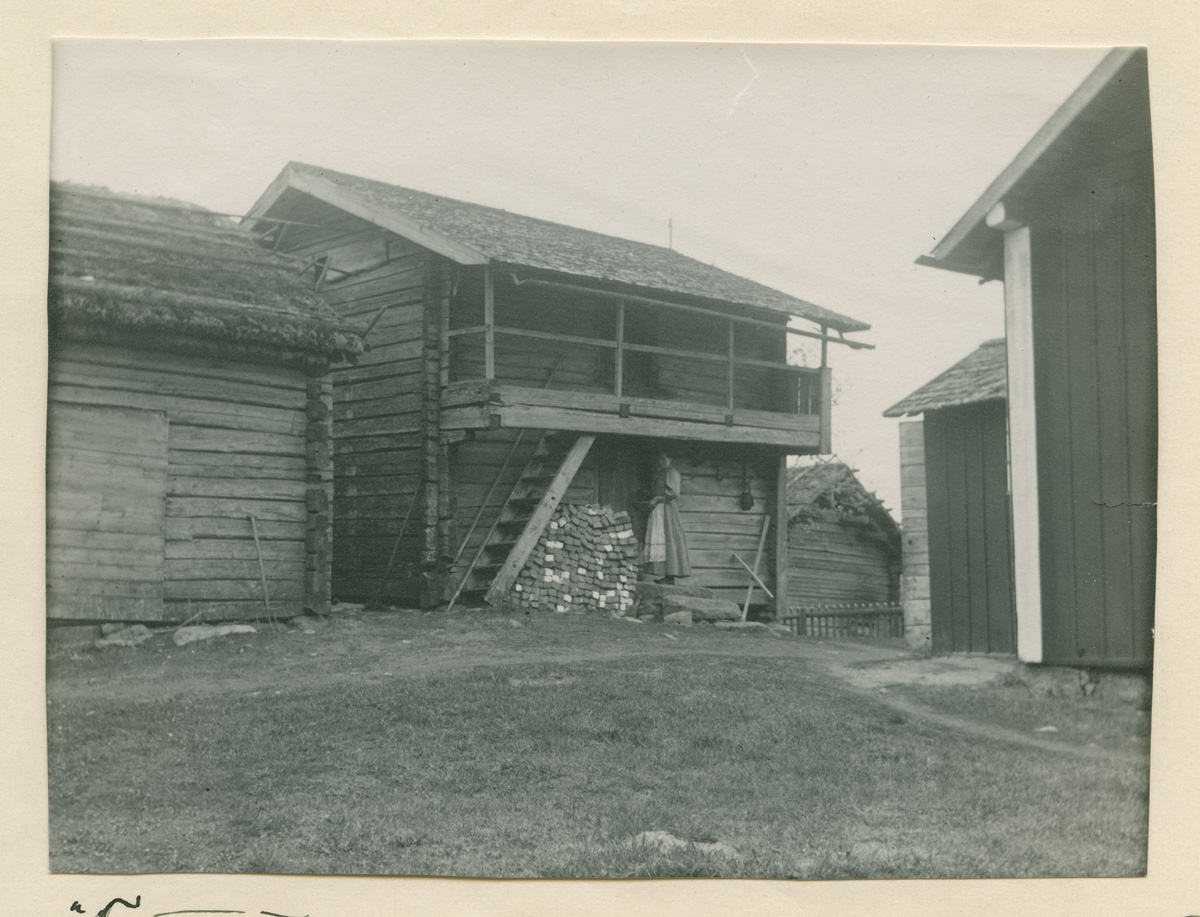 ???resource.thumbnail???:&nbsp;Lindkoski, "Tattarstan", Lappträsk.
	
		Lindkoski, "Tattarstan", Lappträsk. Gammal boda med loft.