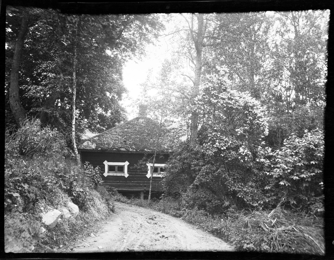 ???resource.thumbnail???:&nbsp;Lidret (tidigare mejeri) vid ankdammen på Sjundby.