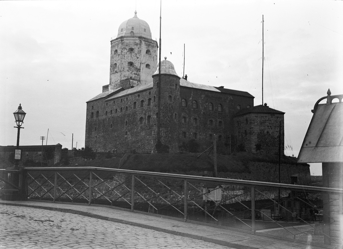 Thumbnail: Viborgs slott.