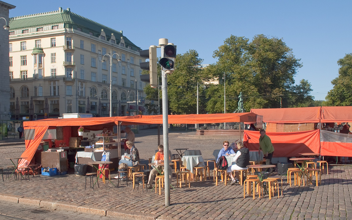 ???resource.thumbnail???: Pepes café intill Havis Amanda på Salutorget.