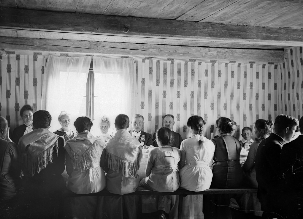 ???resource.thumbnail???:&nbsp;Siberg från Lassas i Lindkoski, torsdag 20.
	
		Siberg från Lassas i Lindkoski, torsdag 20.-fredag 21. augusti 1914. Bröllopsmåltiden. I bruden, ...