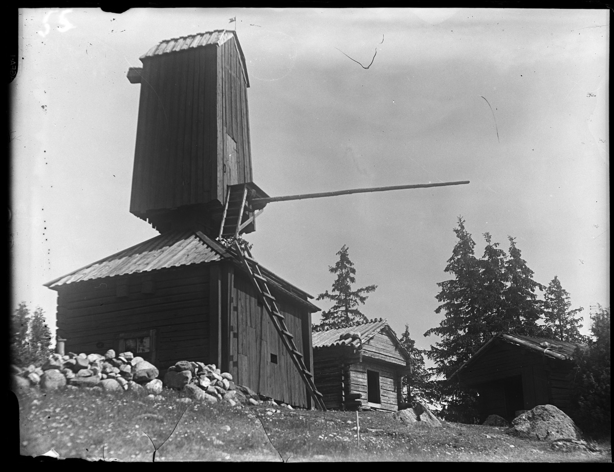Thumbnail: Kvarnen i Österby, tillhörig Gunnar Landtman.
	
		Kvarnen i Österby, tillhörig Gunnar Landtman. Detaljerad redogörelse för densamma ingår i Borgåbl...