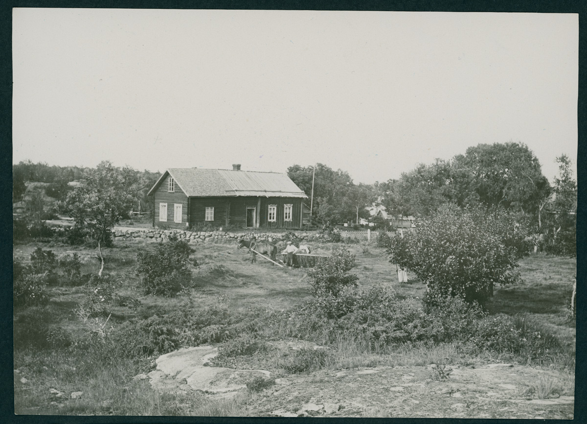 Thumbnail:&nbsp;"Hamnö i Ålands norra skärgård.
	
		"Hamnö i Ålands norra skärgård." Vårdö.