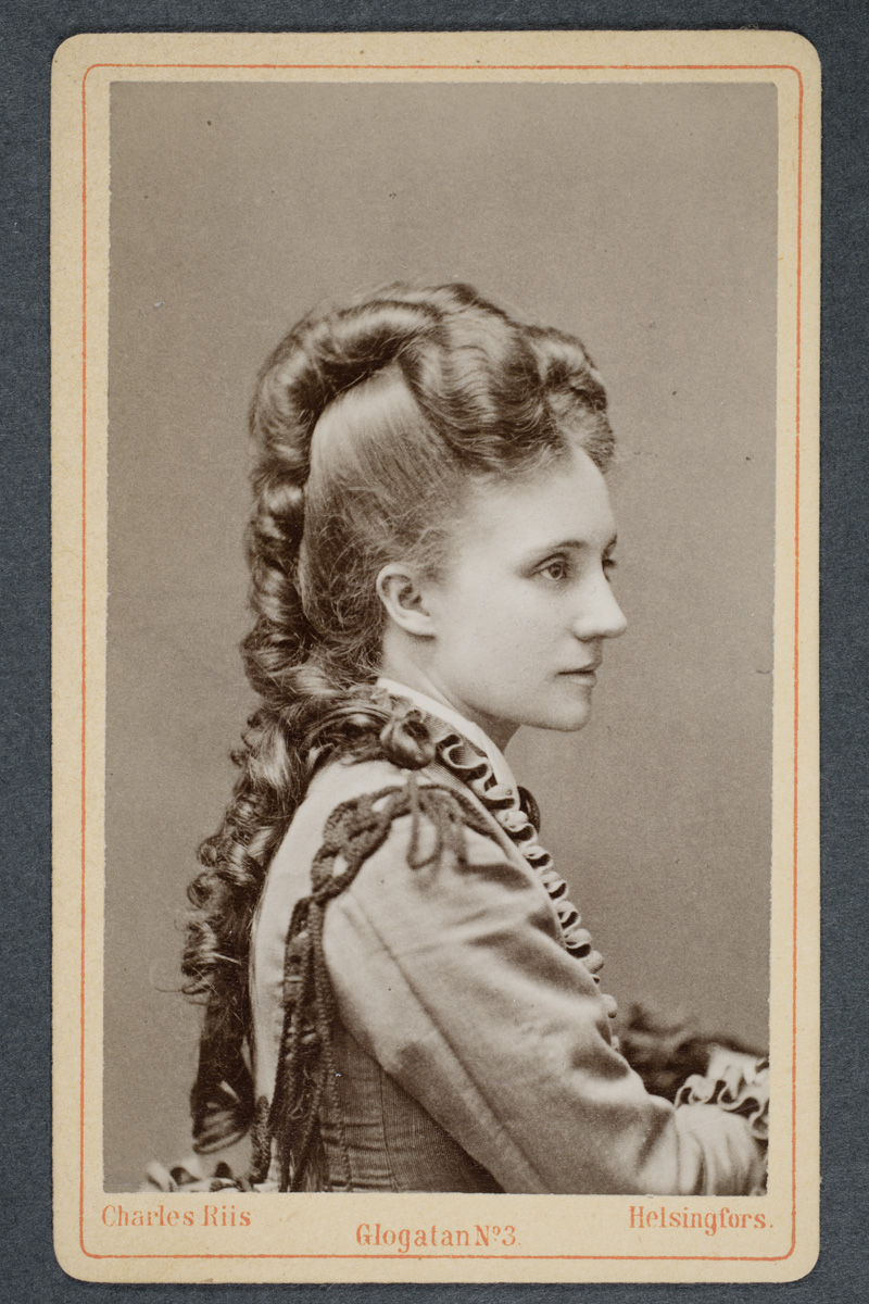 Esikatselukuva:&nbsp;Emmy Achté (f.
	
		Emmy Achté (f. Strömer) (1850-1924) mor till Aino Ackté. Gift 1875 med kapellmästaren Lorenz Niko...